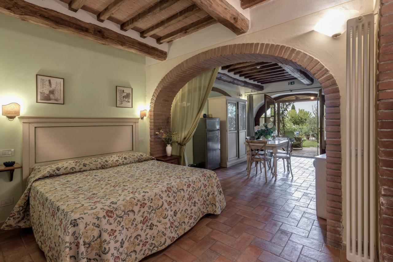 Borgo Al Cerro Aparthotel Casole d'Elsa Bagian luar foto