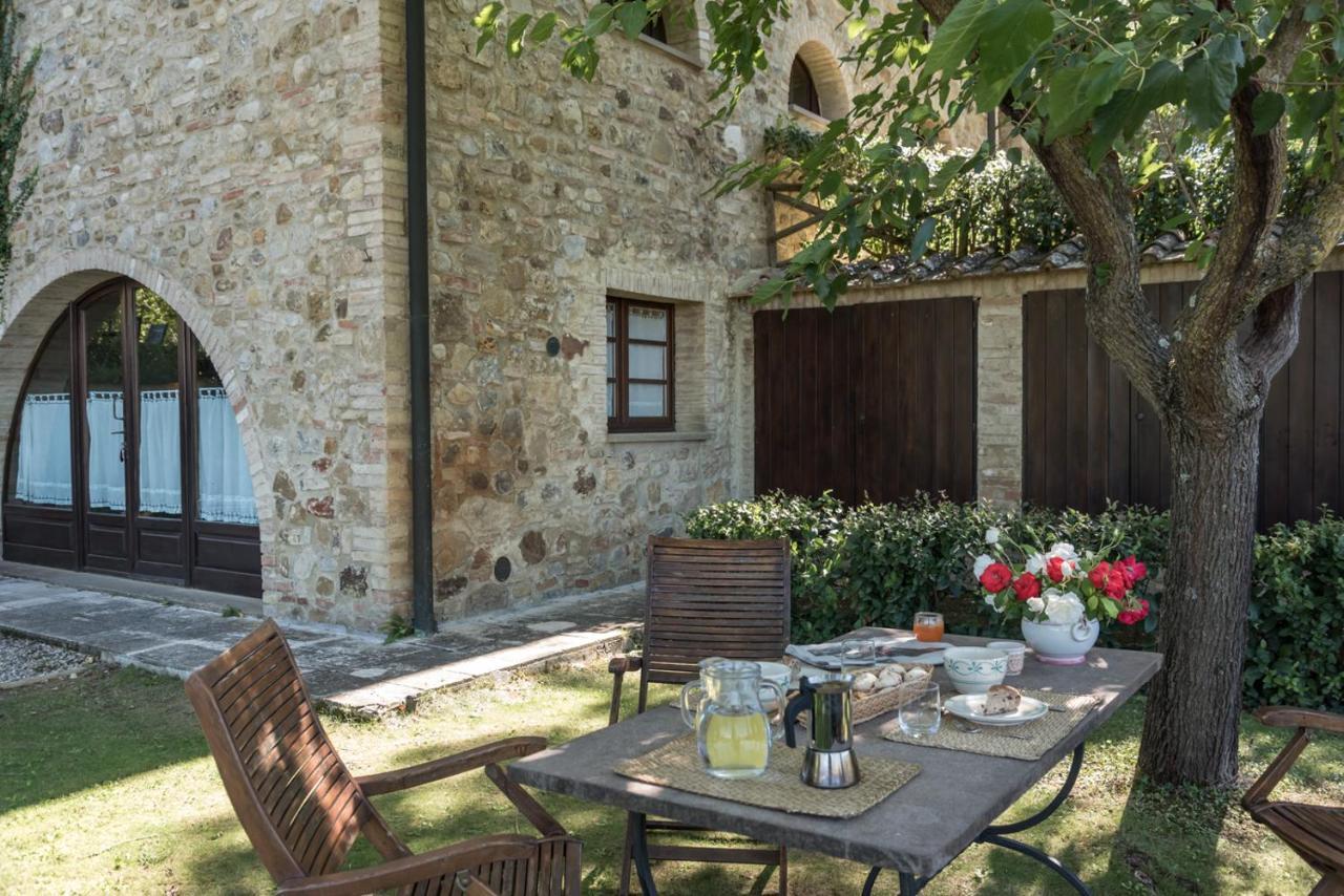 Borgo Al Cerro Aparthotel Casole d'Elsa Bagian luar foto